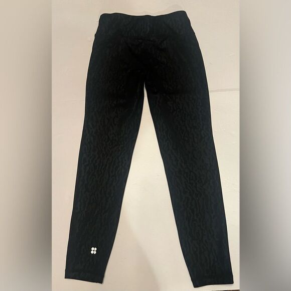 Sweaty Betty All Day 7/8 Length Leggings Size XS Black Animal Print - Picture 3 of 5